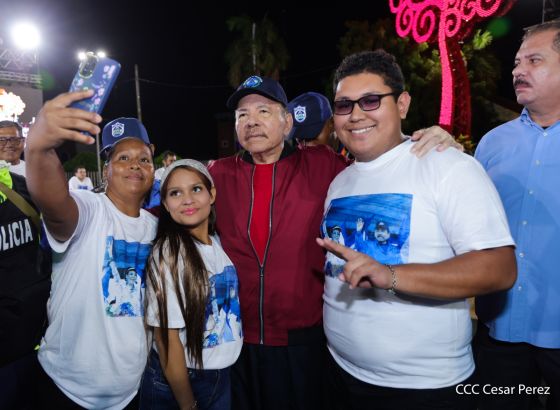 Entrega autobuses a transportistas en homenaje al Comandante Germán Pomares Ordóñez