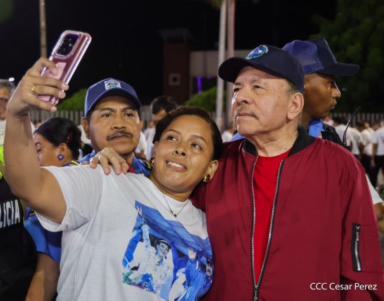 Entrega autobuses a transportistas en homenaje al Comandante Germán Pomares Ordóñez