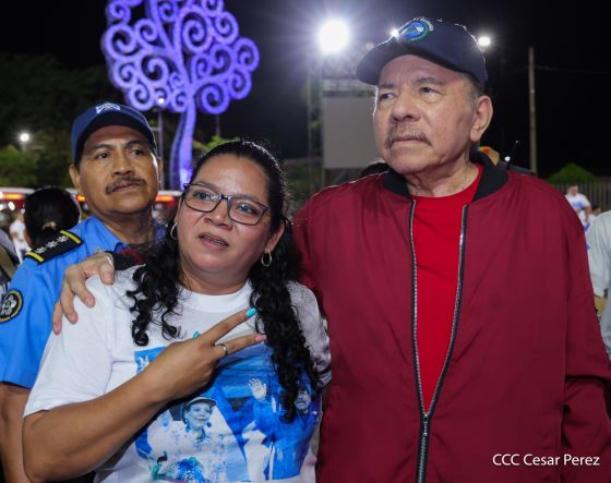 Entrega autobuses a transportistas en homenaje al Comandante Germán Pomares Ordóñez