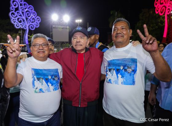 Entrega autobuses a transportistas en homenaje al Comandante Germán Pomares Ordóñez