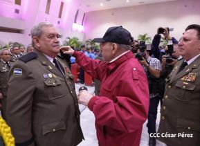 Acto de otorgamiento de los grados militares de Coronel General a mandos del Ejército de Nicaragua