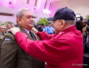 Acto de otorgamiento de los grados militares de Coronel General a mandos del Ejército de Nicaragua