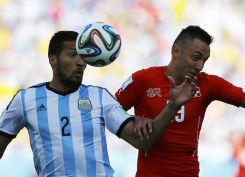 Argentina vence a Suiza y pasa a cuartos de final