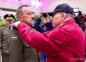 Acto de otorgamiento de los grados militares de Coronel General a mandos del Ejército de Nicaragua