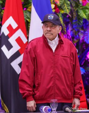 Acto de otorgamiento de los grados militares de Coronel General a mandos del Ejército de Nicaragua