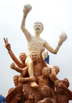 Managua rinde homenaje al Campeón del Pueblo, Alexis Argüello