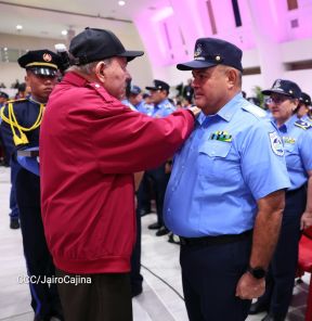 Nicaragua conmemora natalicio del Comandante Carlos Fonseca con acto de ascensos de la Policía Nacional