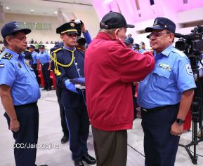 Nicaragua conmemora natalicio del Comandante Carlos Fonseca con acto de ascensos de la Policía Nacional