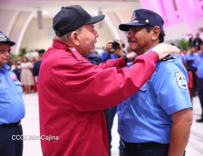 Nicaragua conmemora natalicio del Comandante Carlos Fonseca con acto de ascensos de la Policía Nacional