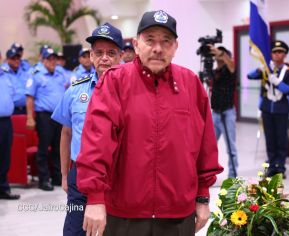 Nicaragua conmemora natalicio del Comandante Carlos Fonseca con acto de ascensos de la Policía Nacional