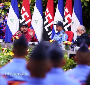 Nicaragua conmemora natalicio del Comandante Carlos Fonseca con acto de ascensos de la Policía Nacional
