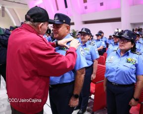 Nicaragua conmemora natalicio del Comandante Carlos Fonseca con acto de ascensos de la Policía Nacional