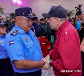 Nicaragua conmemora natalicio del Comandante Carlos Fonseca con acto de ascensos de la Policía Nacional