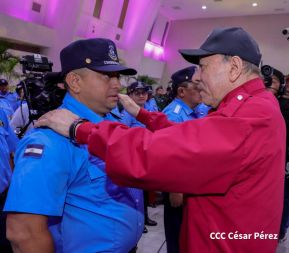 Nicaragua conmemora natalicio del Comandante Carlos Fonseca con acto de ascensos de la Policía Nacional