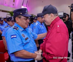 Nicaragua conmemora natalicio del Comandante Carlos Fonseca con acto de ascensos de la Policía Nacional