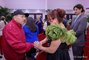 Nicaragua conmemora natalicio del Comandante Carlos Fonseca con acto de ascensos de la Policía Nacional