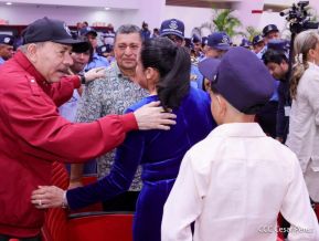 Nicaragua conmemora natalicio del Comandante Carlos Fonseca con acto de ascensos de la Policía Nacional