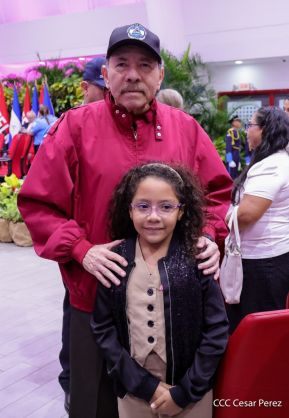 Nicaragua conmemora natalicio del Comandante Carlos Fonseca con acto de ascensos de la Policía Nacional