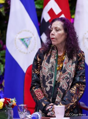 Nicaragua conmemora natalicio del Comandante Carlos Fonseca con acto de ascensos de la Policía Nacional