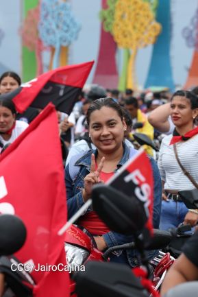 Hacia el 46/19: Aficionados por las motos protagonizan Motorizada Dos, Siempre 19