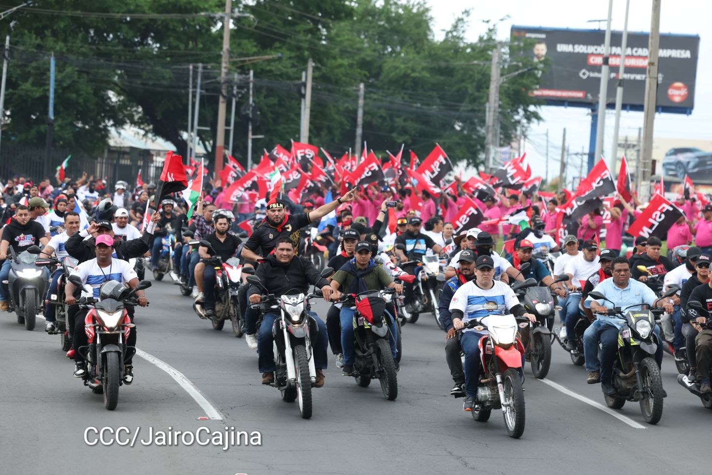 Hacia el 46/19: Aficionados por las motos protagonizan Motorizada Dos, Siempre 19