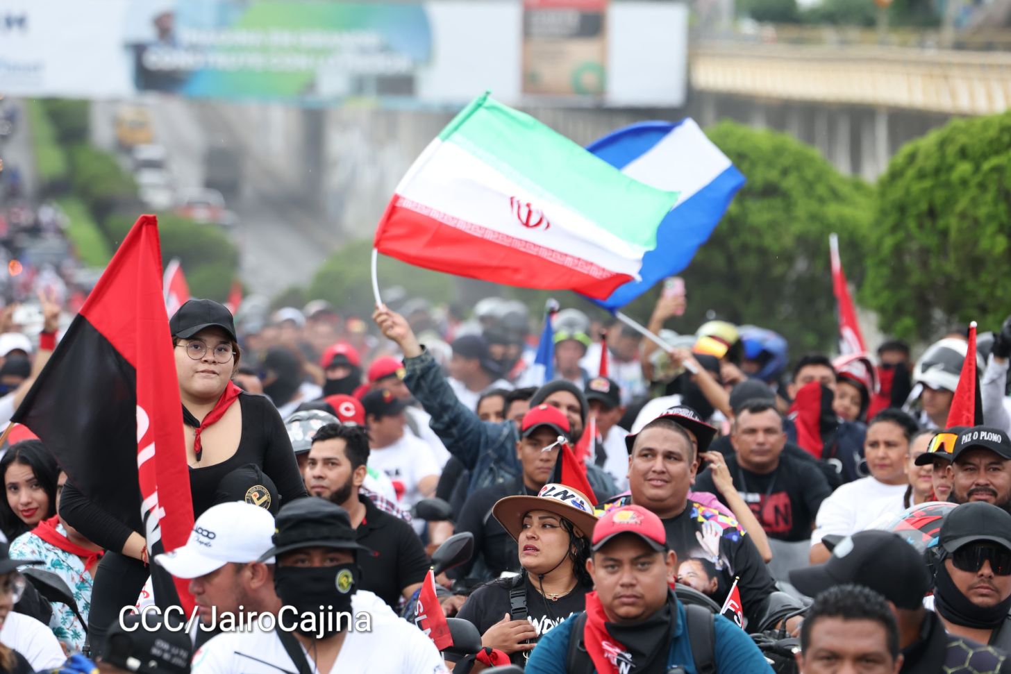 Hacia el 46/19: Aficionados por las motos protagonizan Motorizada Dos, Siempre 19