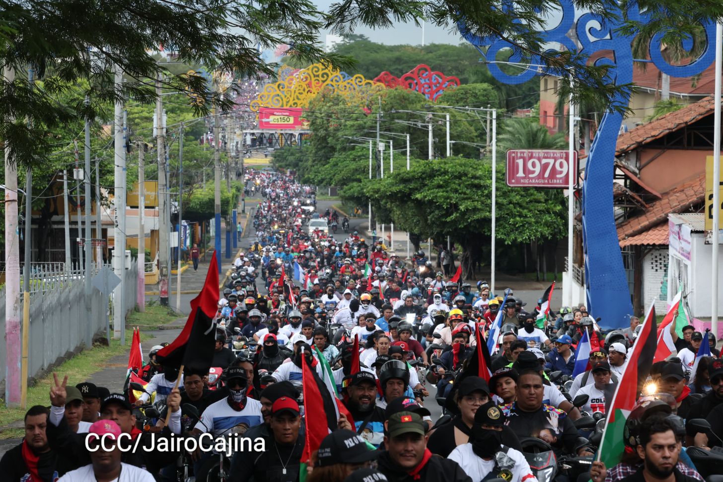 Hacia el 46/19: Aficionados por las motos protagonizan Motorizada Dos, Siempre 19