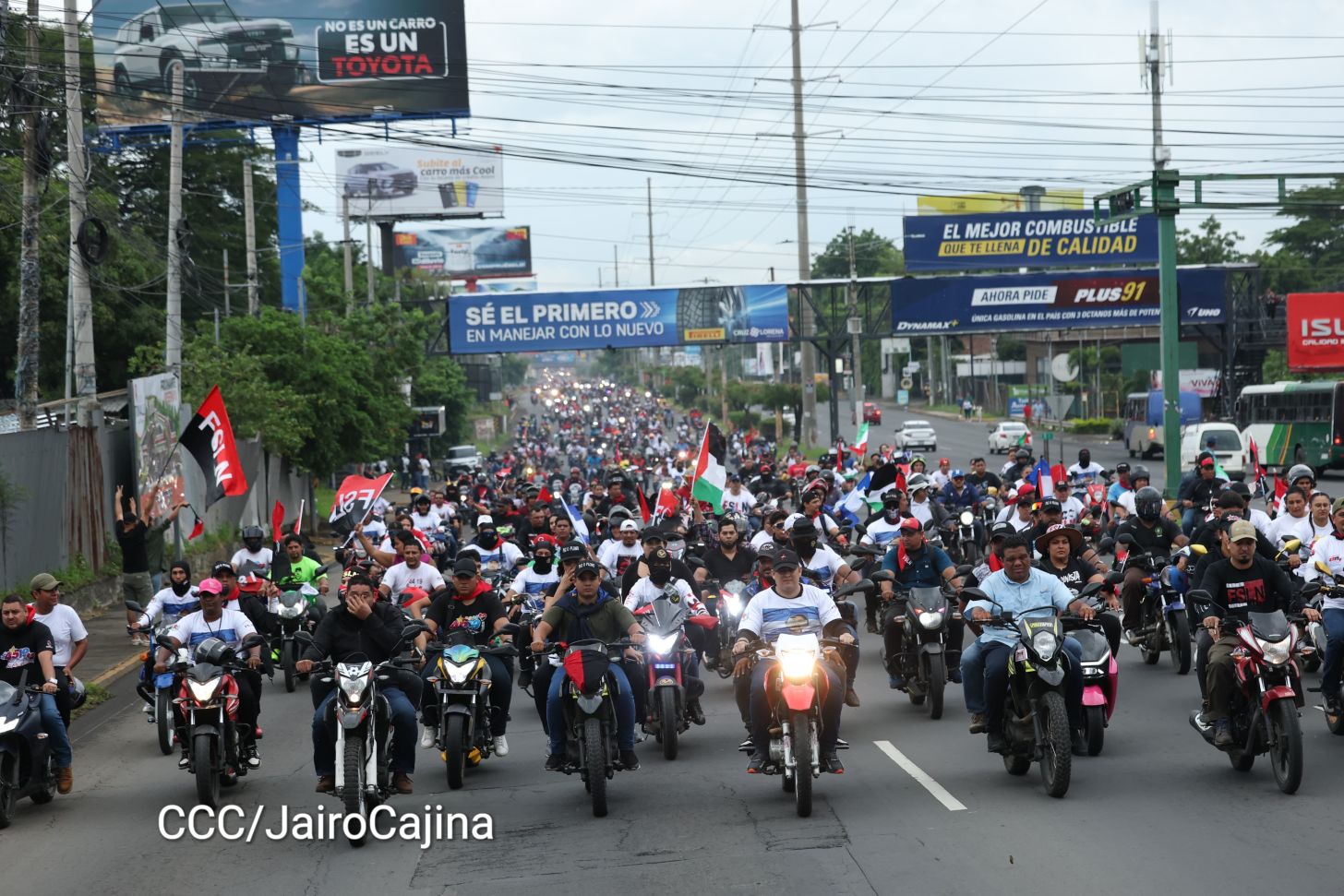 Hacia el 46/19: Aficionados por las motos protagonizan Motorizada Dos, Siempre 19