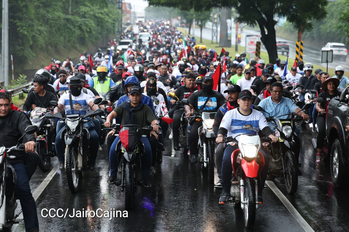 Hacia el 46/19: Aficionados por las motos protagonizan Motorizada Dos, Siempre 19