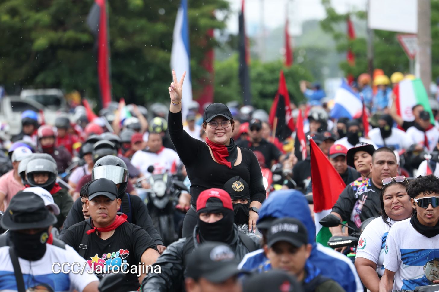 Hacia el 46/19: Aficionados por las motos protagonizan Motorizada Dos, Siempre 19