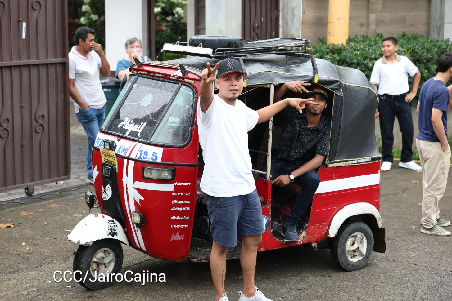 Hacia el 46/19: Aficionados por las motos protagonizan Motorizada Dos, Siempre 19
