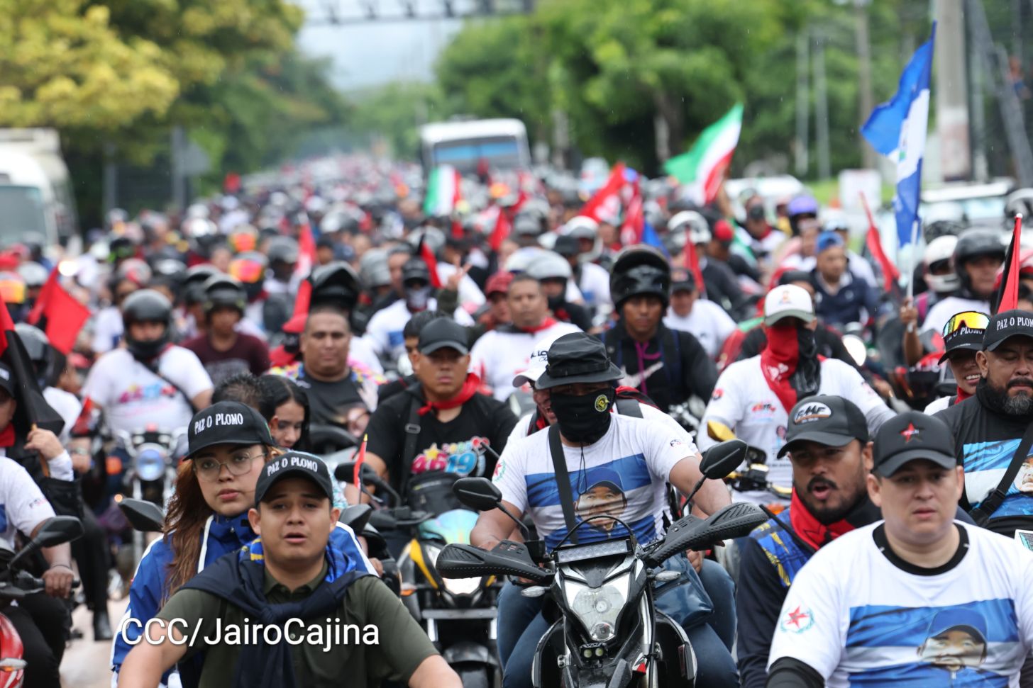 Hacia el 46/19: Aficionados por las motos protagonizan Motorizada Dos, Siempre 19