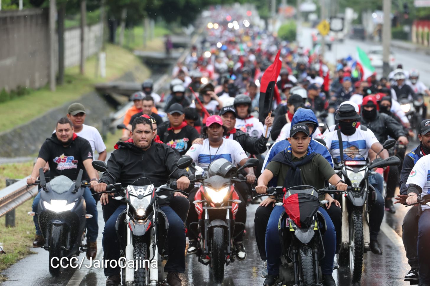 Hacia el 46/19: Aficionados por las motos protagonizan Motorizada Dos, Siempre 19