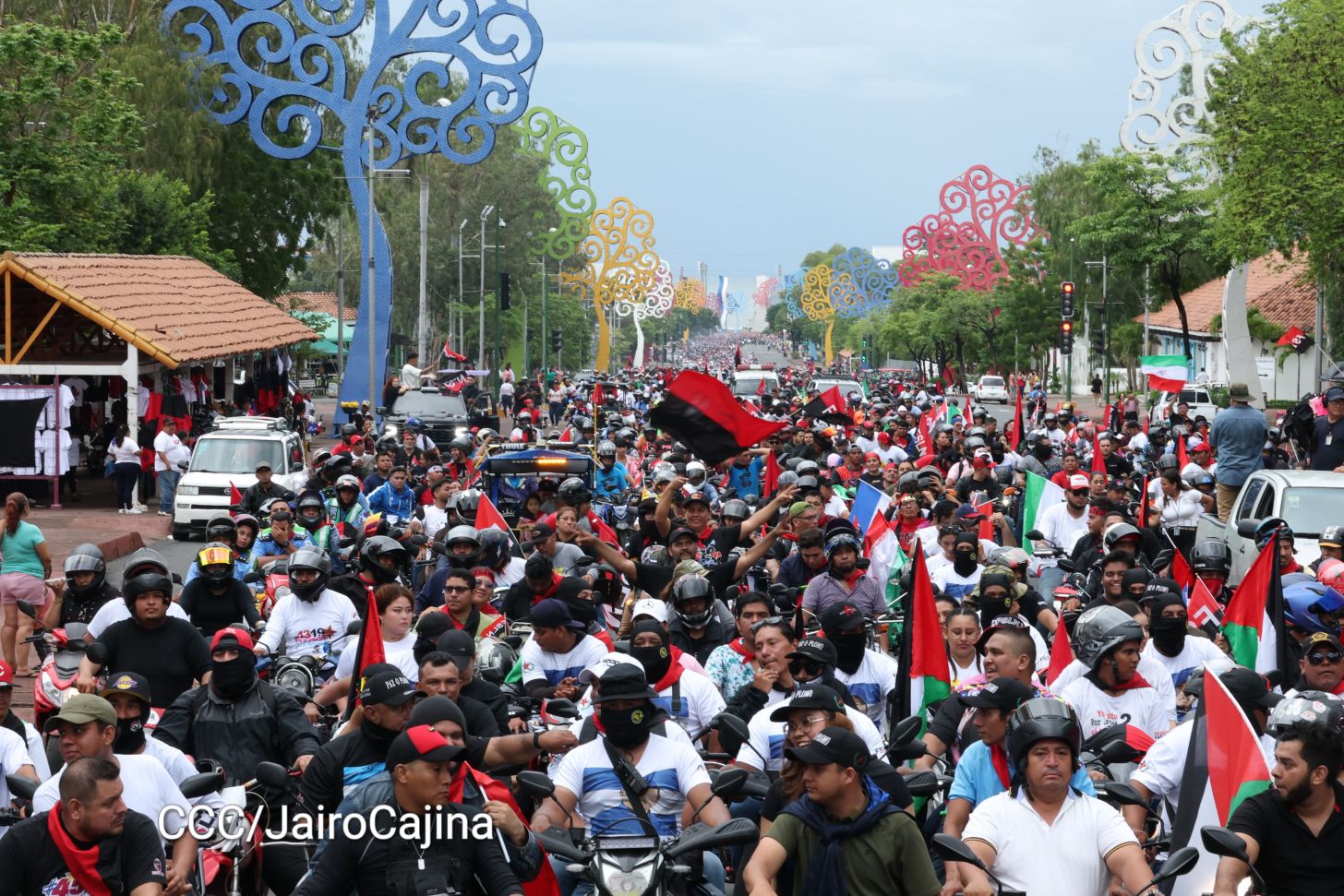 Hacia el 46/19: Aficionados por las motos protagonizan Motorizada Dos, Siempre 19