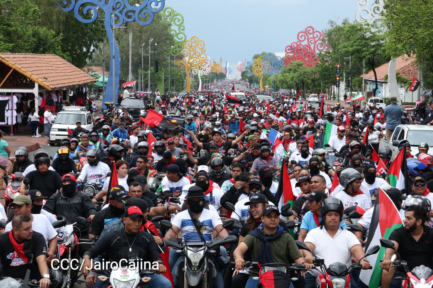 Hacia el 46/19: Aficionados por las motos protagonizan Motorizada Dos, Siempre 19