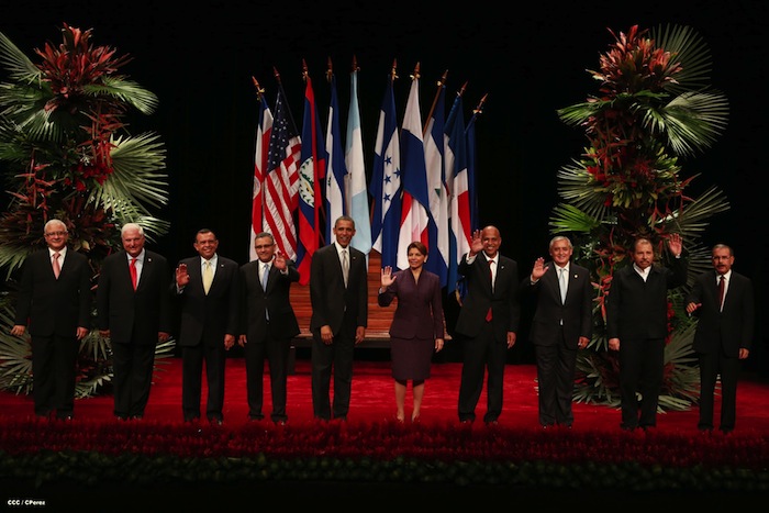 Daniel y Rosario en Cumbre del SICA con Obama