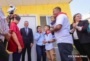 Acto de entrega de la Urbanización "Nuevas Victorias"