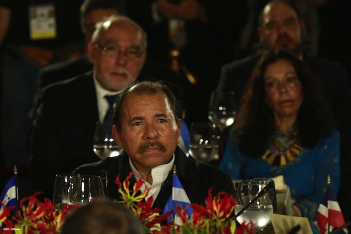 Daniel y Rosario en Cumbre del SICA con Obama