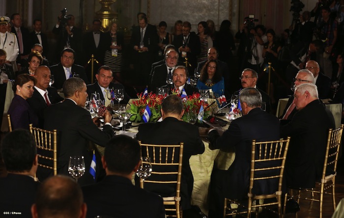 Daniel y Rosario en Cumbre del SICA con Obama