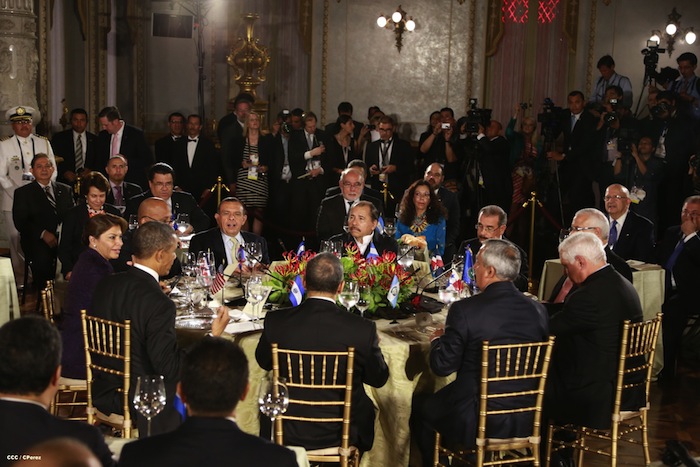 Daniel y Rosario en Cumbre del SICA con Obama