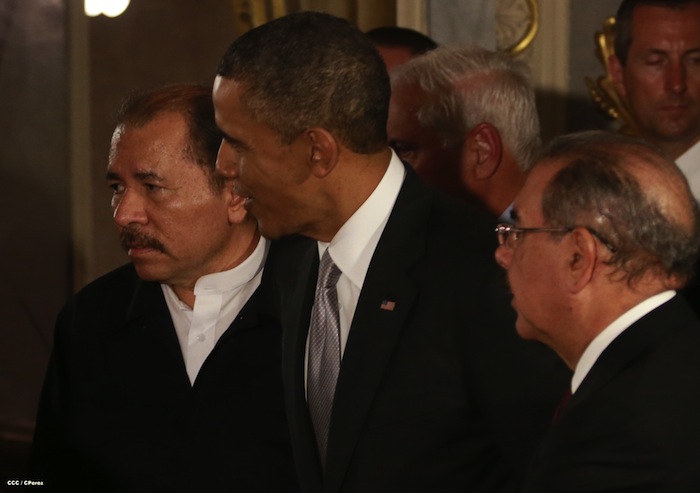 Daniel y Rosario en Cumbre del SICA con Obama