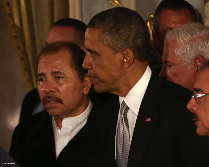 Daniel y Rosario en Cumbre del SICA con Obama