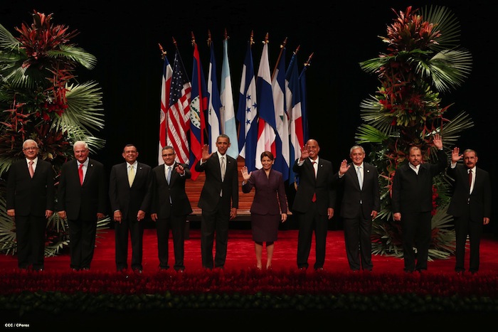 Daniel y Rosario en Cumbre del SICA con Obama