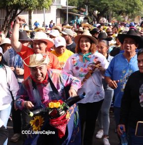 Miles acompañan la Roza del Camino en el inicio de las Fiestas Tradicionales de Managua 2025