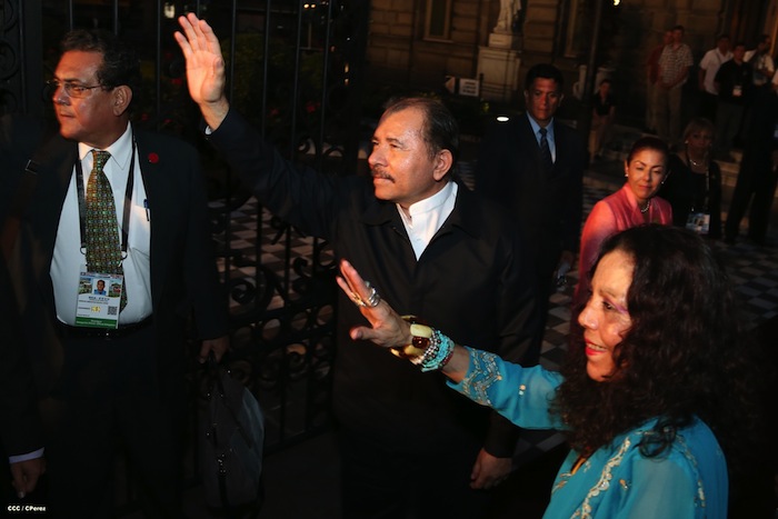 Daniel y Rosario en Cumbre del SICA con Obama