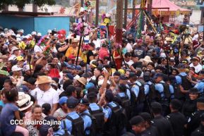 Multitudinaria procesión marca el retorno de Santo Domingo de Guzmán a Las Sierritas