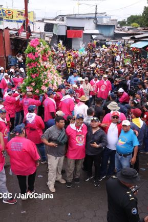 Multitudinaria procesión marca el retorno de Santo Domingo de Guzmán a Las Sierritas