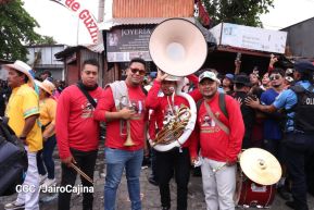 Multitudinaria procesión marca el retorno de Santo Domingo de Guzmán a Las Sierritas