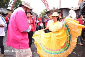 Multitudinaria procesión marca el retorno de Santo Domingo de Guzmán a Las Sierritas