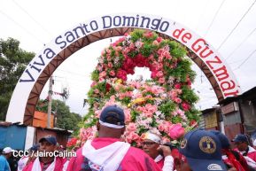 Multitudinaria procesión marca el retorno de Santo Domingo de Guzmán a Las Sierritas